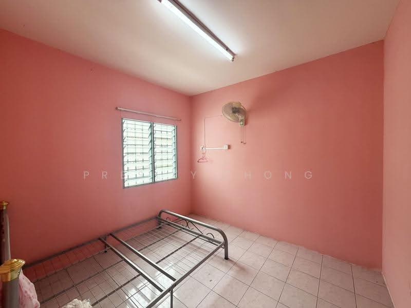 Rumah Teres 2-Tingkat untuk Dijual di Taman Kampar Perdana (Kampar) - Presley Chong - Bedroom - PropertyGuru.com.my