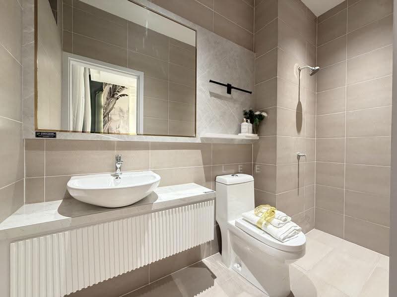 Kediaman Servis untuk Dijual di Permas Heights - Zhiyi Lee - Bathroom - PropertyGuru.com.my