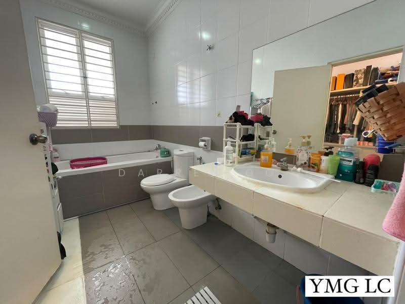 Rumah Teres untuk Dijual di Shah Alam (Selangor) - Darren Go - Bathroom - PropertyGuru.com.my