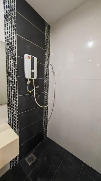 Rumah Teres 1-Tingkat untuk Disewa di Taman Pelangi (Johor Bahru) - YY Tey - Bathroom - PropertyGuru.com.my