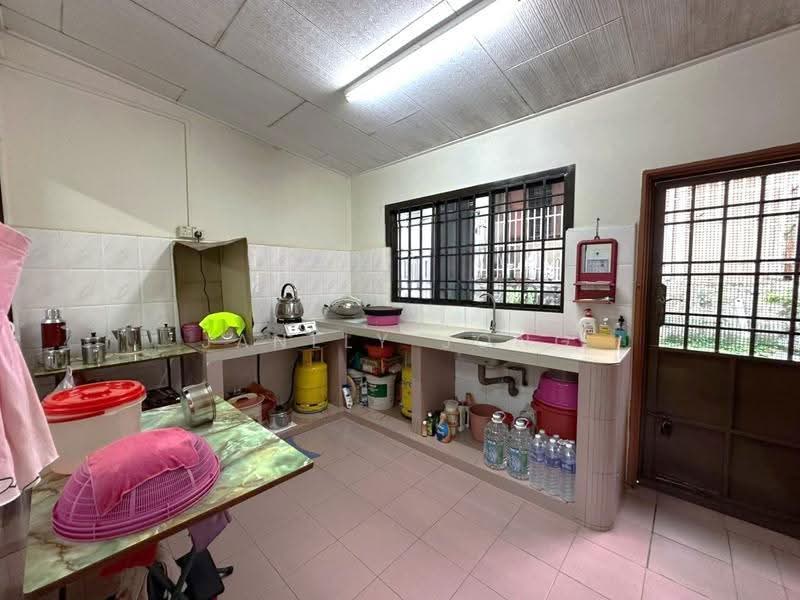 Rumah Teres 2-Tingkat untuk Dijual di Taman Damai Jaya (Skudai) - Janlly Jong - Kitchen - PropertyGuru.com.my