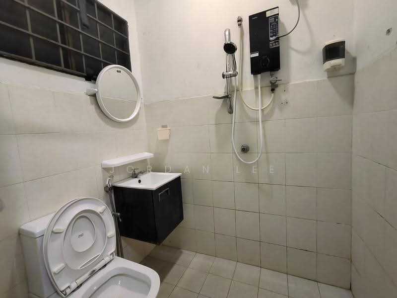Pangsapuri untuk Dijual di Bertam Malim - Jordan Lee - Bathroom - PropertyGuru.com.my