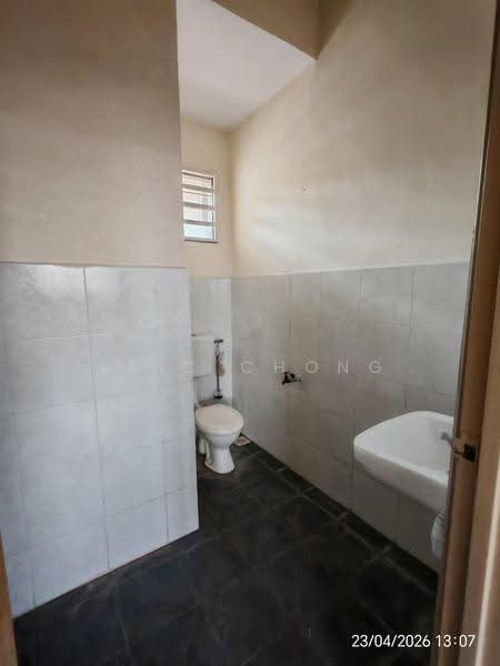 Rumah Teres 2-Tingkat untuk Dijual di Taman Jasper Jaya (Seremban) - Eric Chong - Bathroom - PropertyGuru.com.my