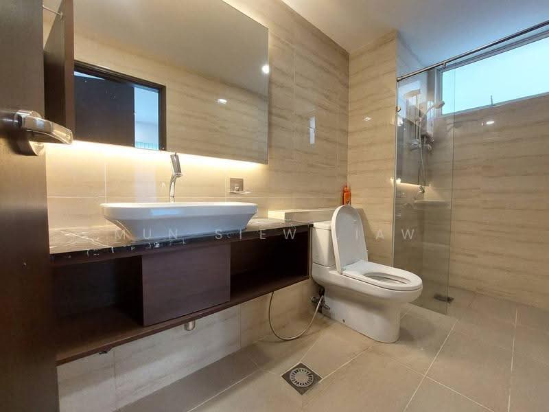 Kondominium untuk Disewa di The Bay Residences - Mun Siew Liaw - Bathroom - PropertyGuru.com.my