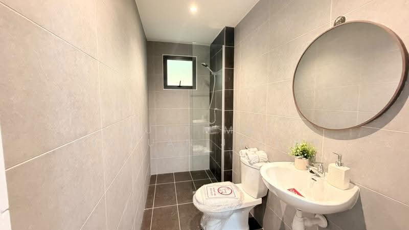 Condominium for Sale at Vista Bayu Condominium @ Sg. Ramal - Muhammad Ridhuan Jaafar - Bathroom - PropertyGuru.com.my