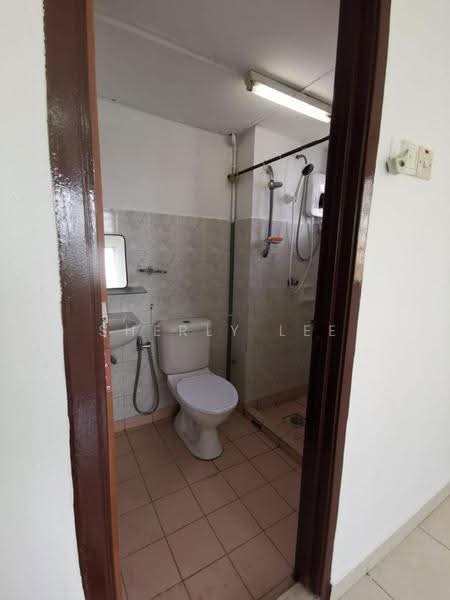 Pangsapuri untuk Disewa di Aliran Damai - Sherly Lee - Bathroom - PropertyGuru.com.my