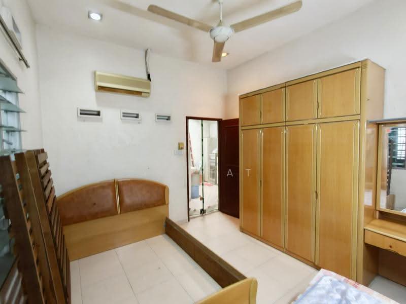 Rumah Teres untuk Dijual di Taman Abad (Johor Bahru) - Yik Tat - PropertyGuru.com.my