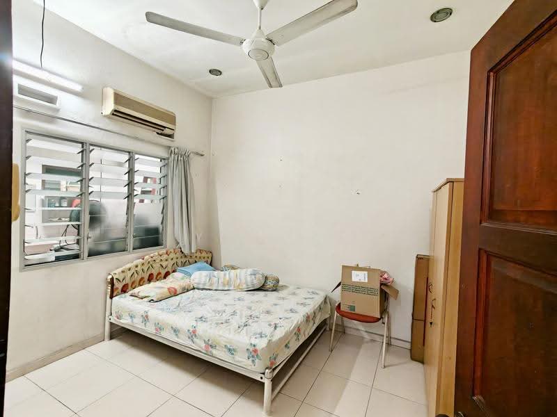 Rumah Teres untuk Dijual di Taman Abad (Johor Bahru) - Yik Tat - PropertyGuru.com.my