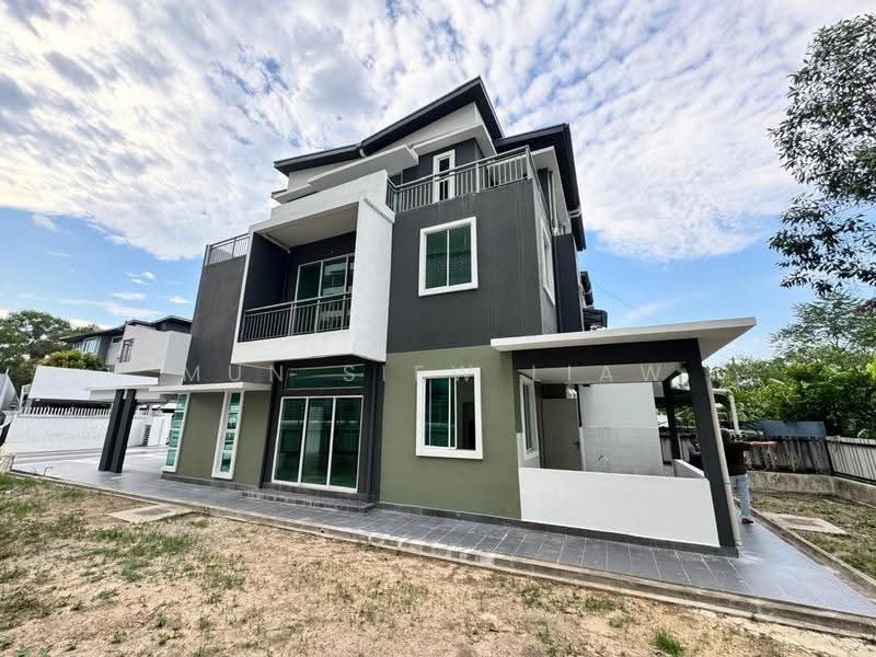 2.5-storey Terraced House for Sale in Kota Kinabalu (Sabah) - Mun Siew Liaw - Exterior - PropertyGuru.com.my