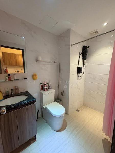 Service Residence for Sale at Country Garden Central Park - Siau Tong Ling - Bathroom - PropertyGuru.com.my