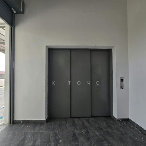 Detached Factory for Rent in Segambut (Kuala Lumpur) - CK Tong - Entrance - PropertyGuru.com.my