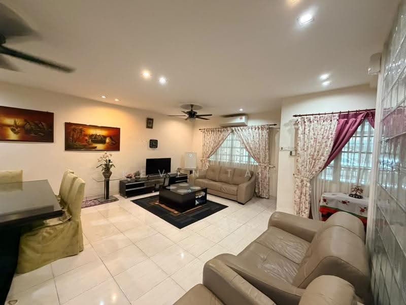Terraced House for Sale in Puchong (Selangor) - Kevin Tan - Living Room - PropertyGuru.com.my