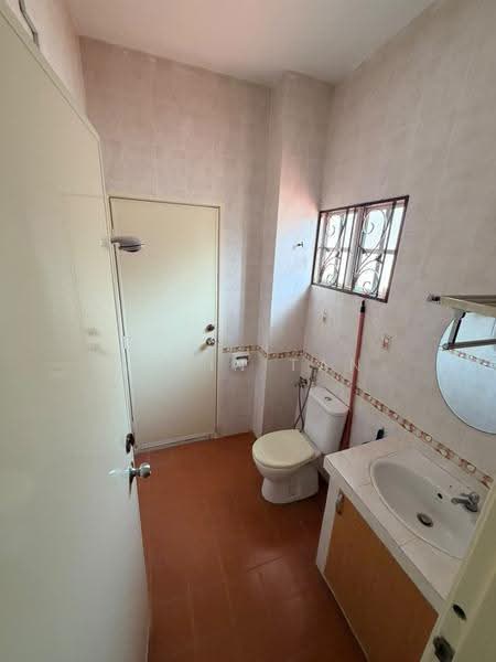 Terraced House for Sale in Puchong (Selangor) - Kevin Tan - Bathroom - PropertyGuru.com.my