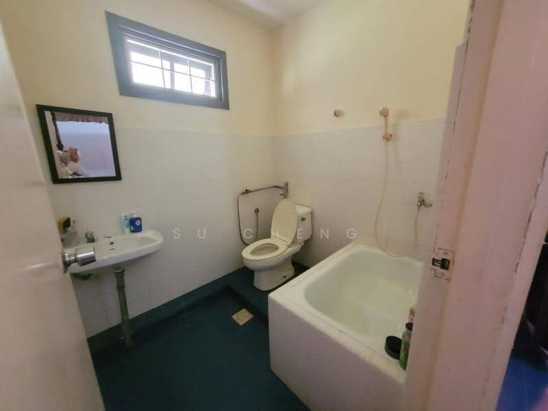 Bungalow House for Sale in Hulu Langat (Selangor) - Su Cheng - Bathroom - PropertyGuru.com.my