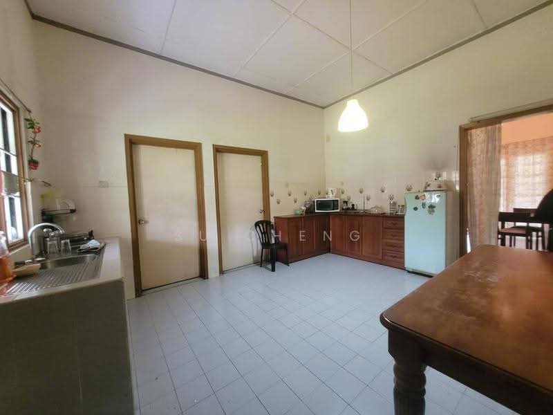 Bungalow House for Sale in Hulu Langat (Selangor) - Su Cheng - Kitchen - PropertyGuru.com.my