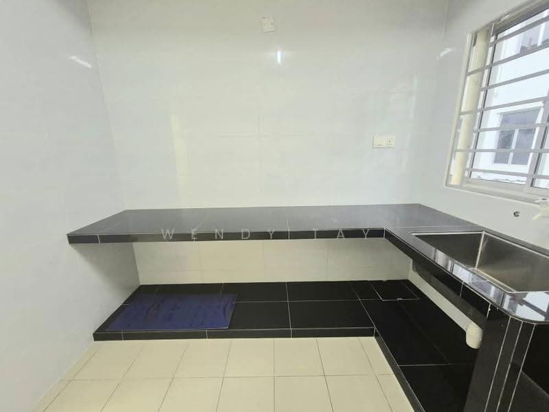Rumah Teres 2-Tingkat untuk Disewa di Taman Mutiara Rini (Skudai) - Wendy Tay - Kitchen - PropertyGuru.com.my
