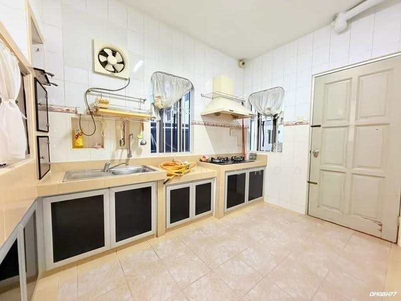 Rumah Teres 2-Tingkat untuk Dijual di Bandar Bukit Tinggi (Klang) - Raymond Choo - Kitchen - PropertyGuru.com.my