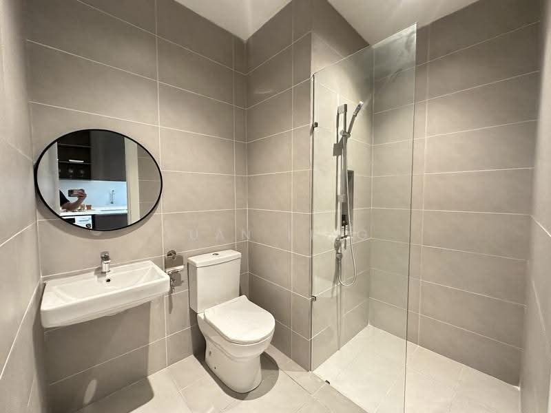 Kediaman Servis untuk Dijual di Riverhaus - Tuan Ling - Bathroom - PropertyGuru.com.my
