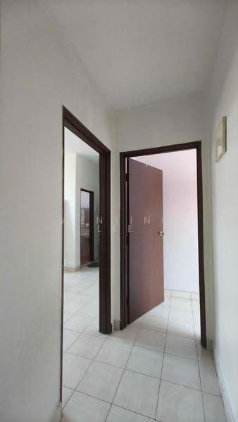 Rumah Teres 2-Tingkat untuk Dijual di Bandar Seri Alam (Masai) - Wenting Lee - Corridor - PropertyGuru.com.my
