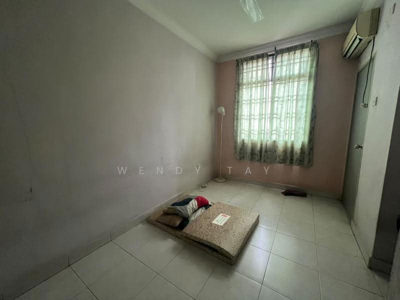 2-storey Terraced House for Rent in Taman Seri Orkid (Skudai) - Wendy Tay - Bedroom - PropertyGuru.com.my