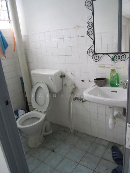 Factory for Sale in Desa Tun Razak (Cheras) - Elaine Chin - Bathroom - PropertyGuru.com.my