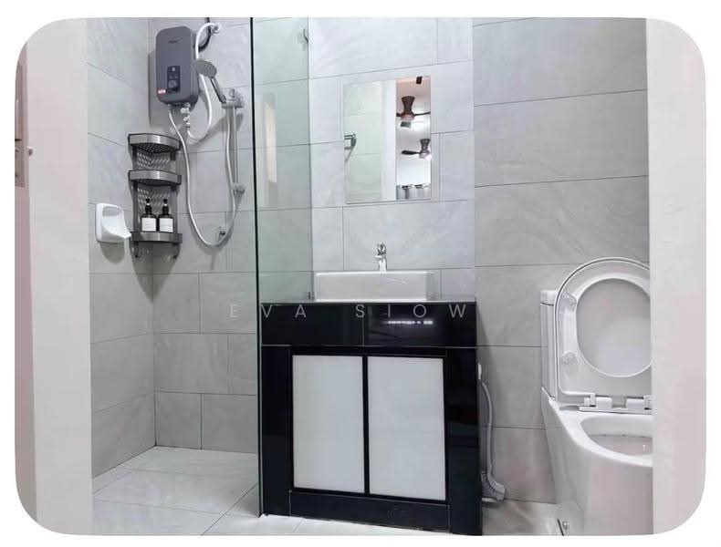 Kediaman Servis untuk Dijual di Sky Trees - Eva Siow - Bathroom - PropertyGuru.com.my