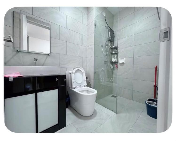Kediaman Servis untuk Dijual di Sky Trees - Eva Siow - Bathroom - PropertyGuru.com.my