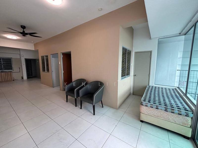 Kediaman Servis untuk Dijual di Akademik Suite - Ken Liew - Living Room - PropertyGuru.com.my