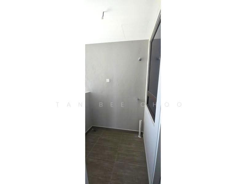 Kediaman Servis untuk Dijual di The Pulse Residence - Tan Bee Choo - Balcony - PropertyGuru.com.my