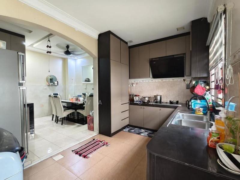 2-storey Terraced House for Sale in Bukit Indah (Iskandar Puteri (Nusajaya)) - Eva Siow - Kitchen - PropertyGuru.com.my