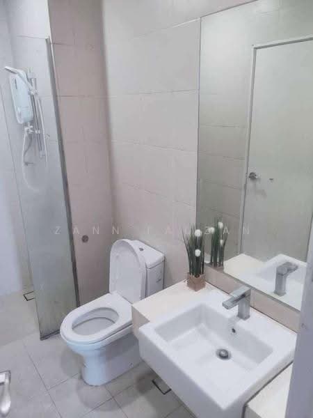 Kediaman Servis untuk Dijual di i-Suite @ i-City - Zann Fauzan - Bathroom - PropertyGuru.com.my