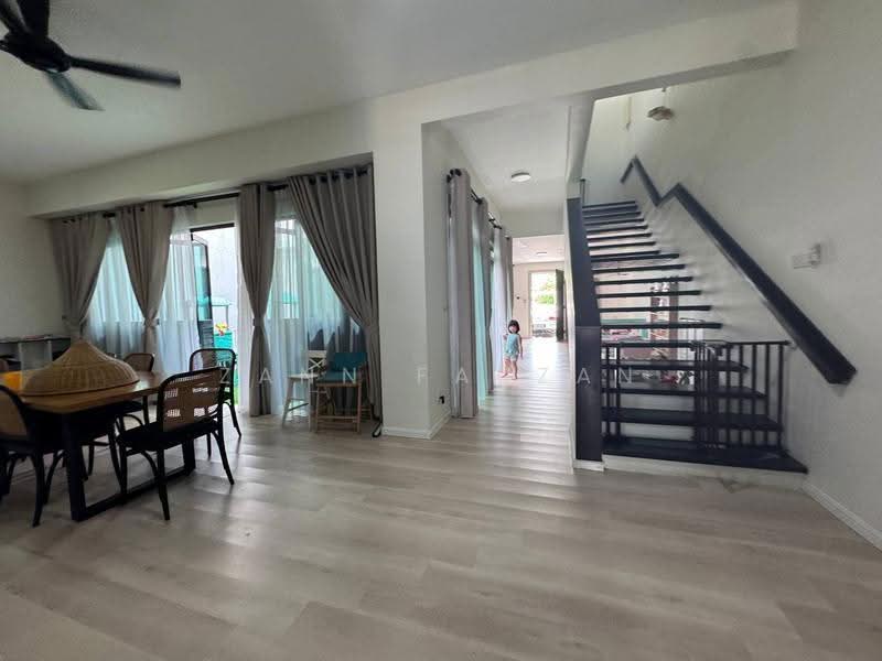 2-storey Terraced House for Sale in Taman Bukit Subang (Shah Alam) - Zann Fauzan - Dining Room - PropertyGuru.com.my