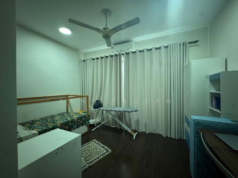2-storey Terraced House for Sale in Taman Bukit Subang (Shah Alam) - Zann Fauzan - Bedroom - PropertyGuru.com.my