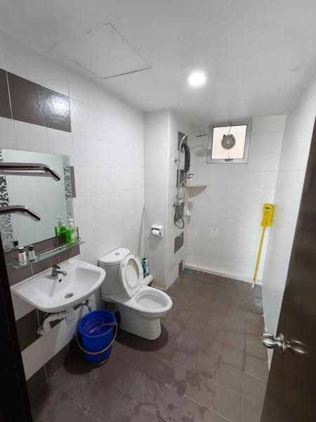Condominium for Rent at The Golden Triangle Condominium - Alex Lim - Bathroom - PropertyGuru.com.my