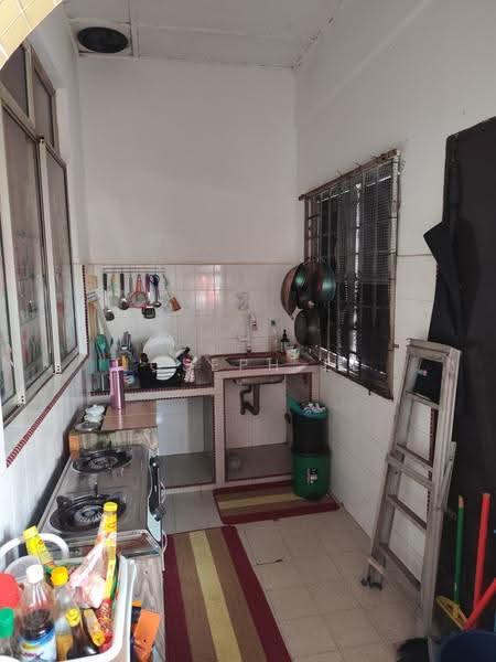 1-storey Terraced House for Sale in Taman Universiti (Skudai) - Joseph Ee - Kitchen - PropertyGuru.com.my