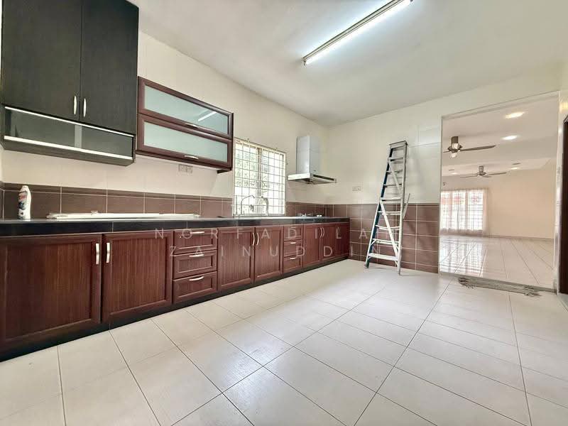 2-storey Terraced House for Sale in Taman Mutiara Subang (Shah Alam) - NORFADILAH ZAINUDDIN - Kitchen - PropertyGuru.com.my