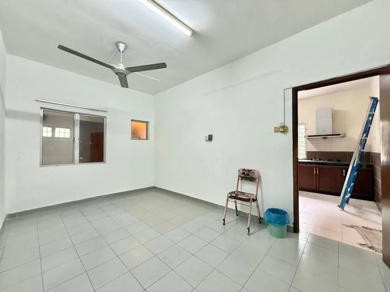 2-storey Terraced House for Sale in Taman Mutiara Subang (Shah Alam) - NORFADILAH ZAINUDDIN - Living Room - PropertyGuru.com.my