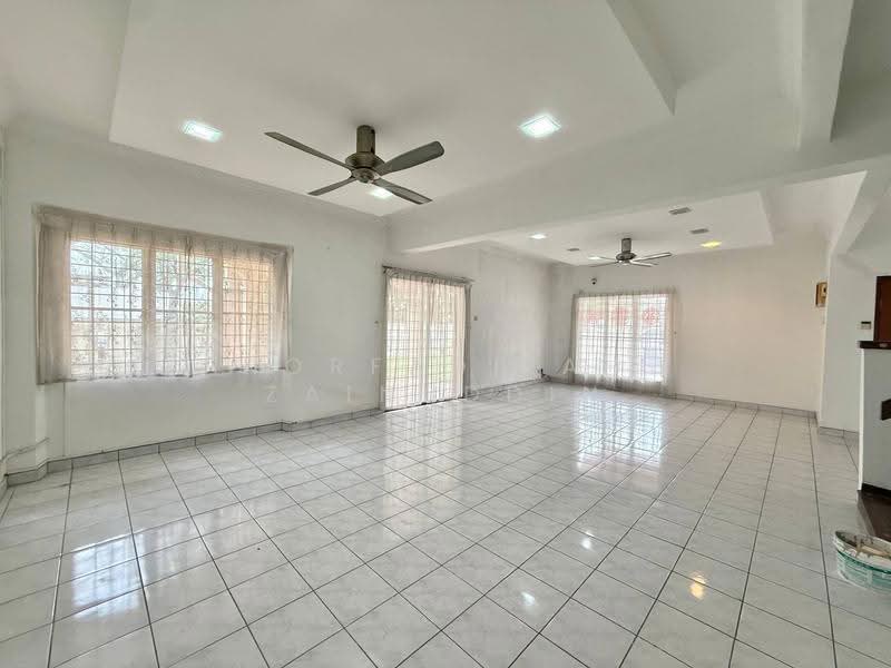 2-storey Terraced House for Sale in Taman Mutiara Subang (Shah Alam) - NORFADILAH ZAINUDDIN - Living Room - PropertyGuru.com.my