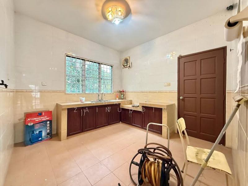 2-storey Terraced House for Sale in Taman Mutiara Subang (Shah Alam) - NORFADILAH ZAINUDDIN - Kitchen - PropertyGuru.com.my