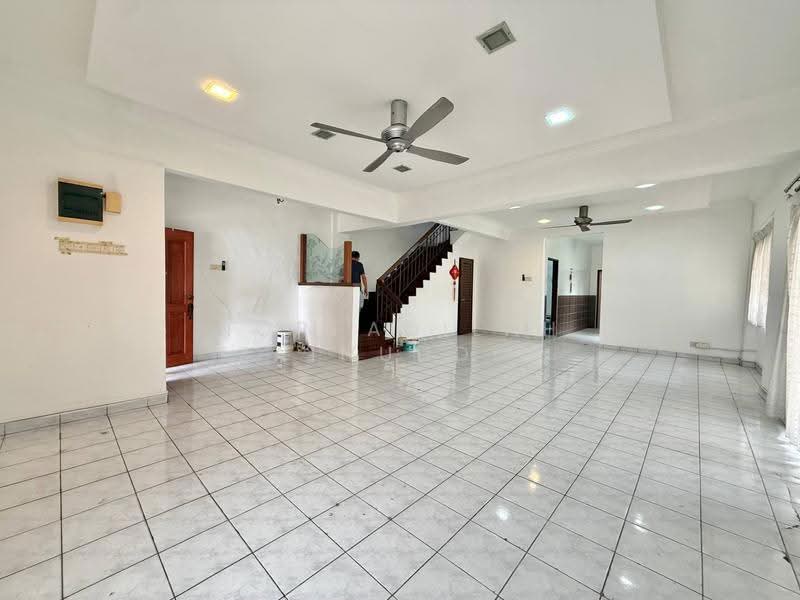 2-storey Terraced House for Sale in Taman Mutiara Subang (Shah Alam) - NORFADILAH ZAINUDDIN - Living Room - PropertyGuru.com.my