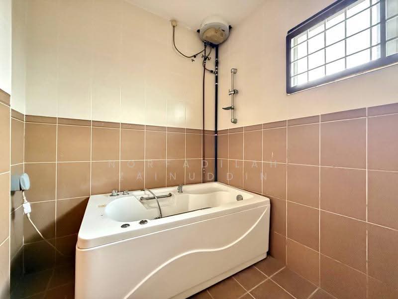 2-storey Terraced House for Sale in Taman Mutiara Subang (Shah Alam) - NORFADILAH ZAINUDDIN - Bathroom - PropertyGuru.com.my