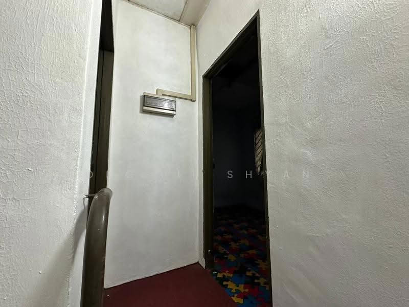 2-storey Terraced House for Sale in Taman Johor Jaya (Johor Bahru) - Ong Lih Shyan - Corridor - PropertyGuru.com.my