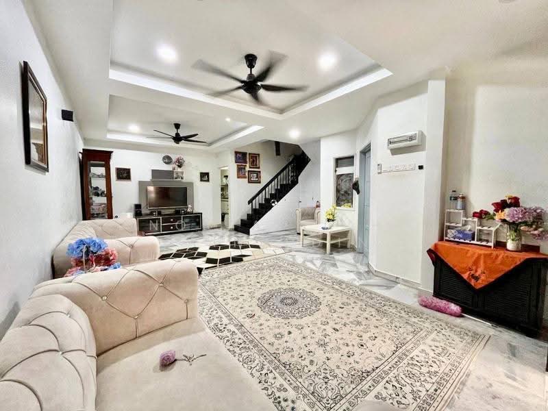 2-storey Terraced House for Sale in Seksyen 27 (Shah Alam) - NORFADILAH ZAINUDDIN - Living Room - PropertyGuru.com.my