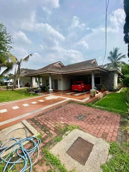 Bungalow House for Sale in Bukit Sentosa (Rawang) - Zann Fauzan - Exterior - PropertyGuru.com.my