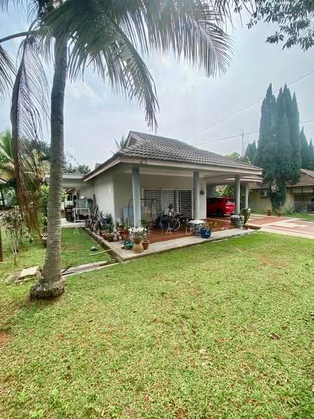 Bungalow House for Sale in Bukit Sentosa (Rawang) - Zann Fauzan - Exterior - PropertyGuru.com.my