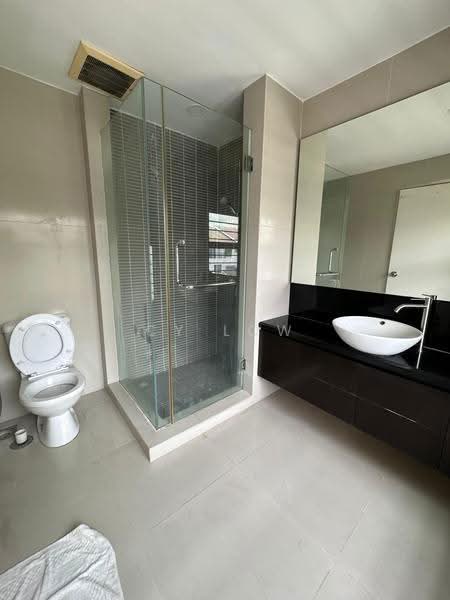 3-storey Terraced House for Sale in Lake Fields (Sungai Besi) - CY Low - PropertyGuru.com.my