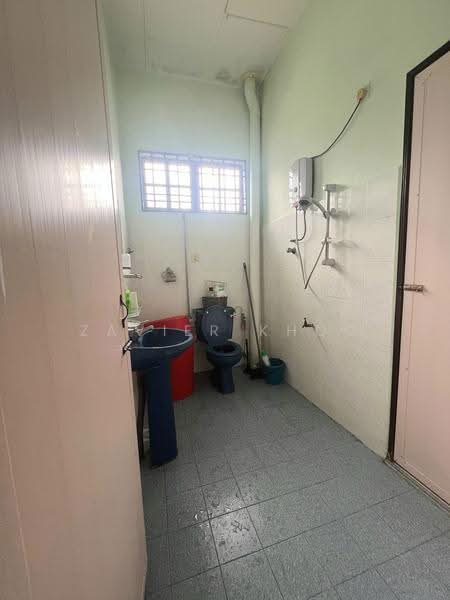 Cluster House for Sale in Taman Sri Kluang (Kluang) - ZAVIER KHOO - Bathroom - PropertyGuru.com.my