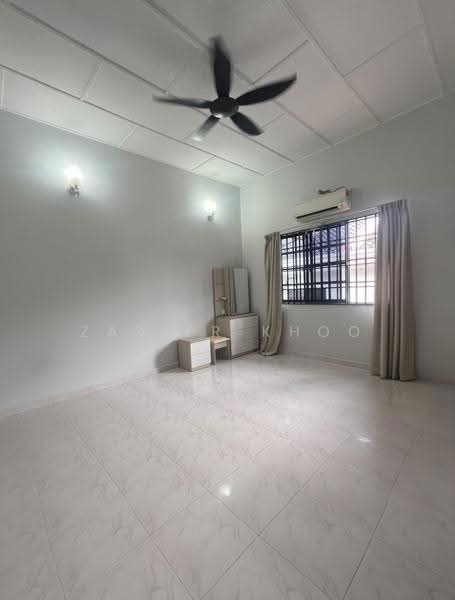 Cluster House for Sale in Taman Sri Kluang (Kluang) - ZAVIER KHOO - Bedroom - PropertyGuru.com.my