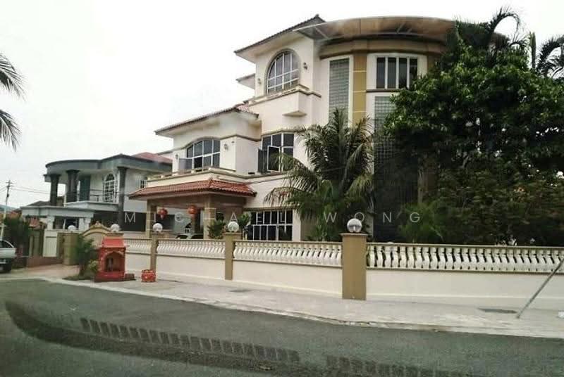 Bungalow House for Sale in Taman Villa Heights (Kajang) - Michael Wong - Exterior - PropertyGuru.com.my