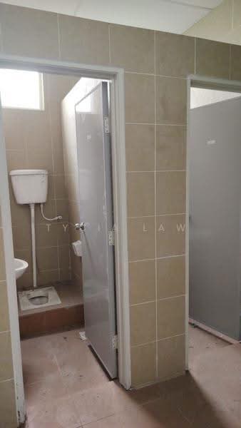Factory for Rent in Taman Pasir Putih (Pasir Gudang) - Tycia Law - Bathroom - PropertyGuru.com.my